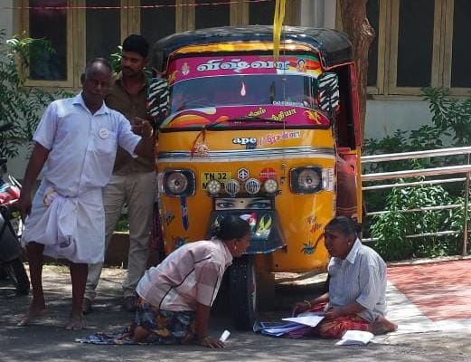 விழுப்புரம் மாவட்ட ஆட்சியர் உத்தரவை மதிக்காத மாவட்ட  மாற்றுத்திறனாளிகள் நல அலுவலர் .வேதனையில் மாற்றுத்திறனாளிகள்.