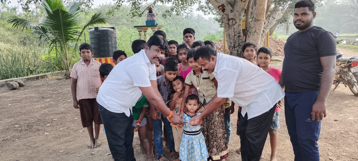 பூரிகாமாணிமிட்டா  ஊராட்சியில் பொங்கல் திருநாளை முன்னிட்டு பொங்கல் பரிசாக  ரூ100